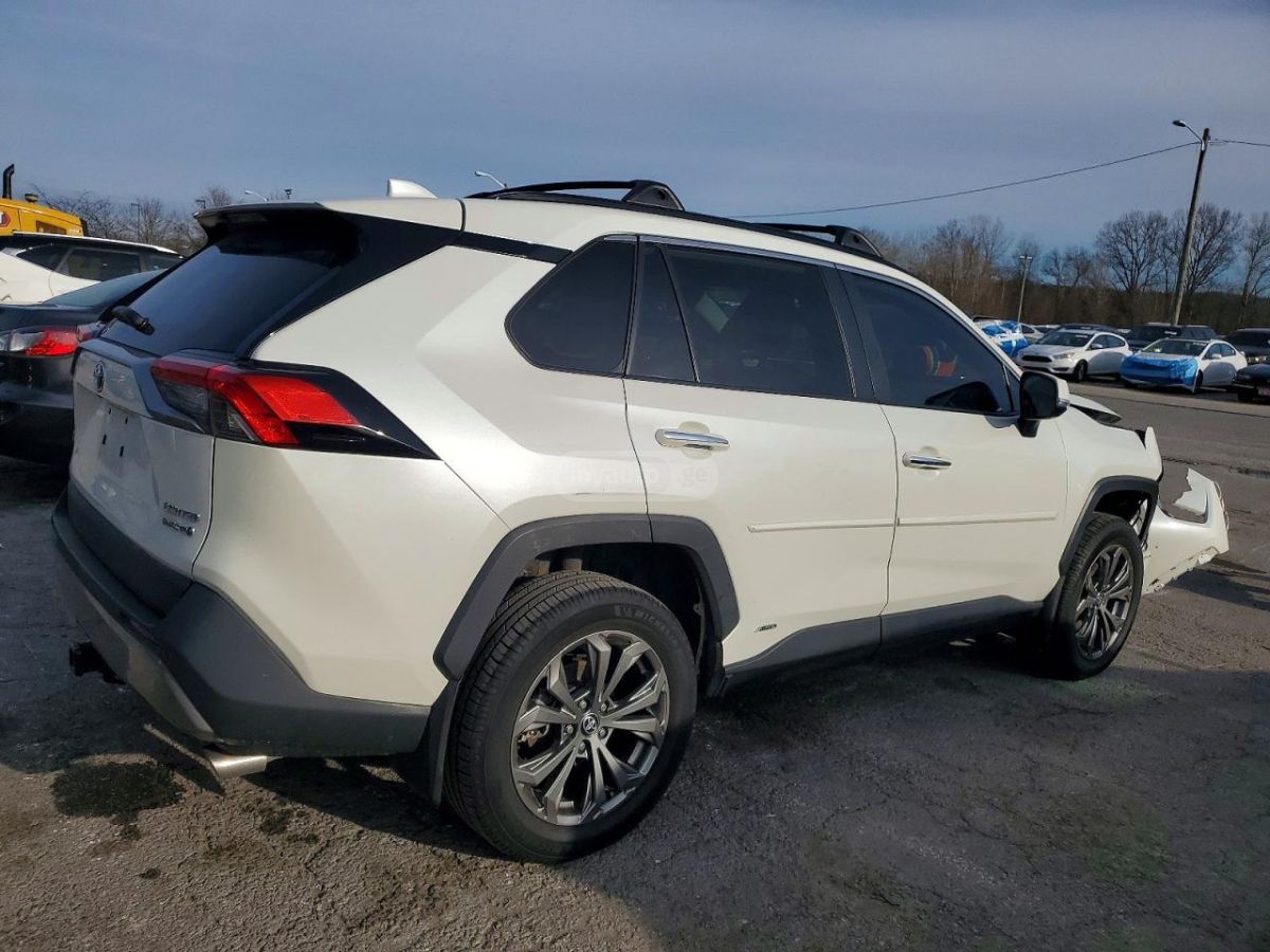 Toyota RAV 4 - фото 3