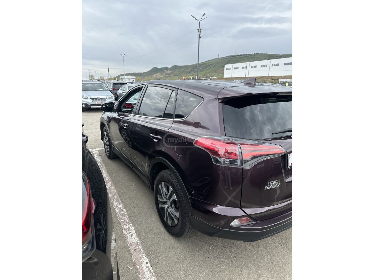 Toyota RAV 4 - фото 4