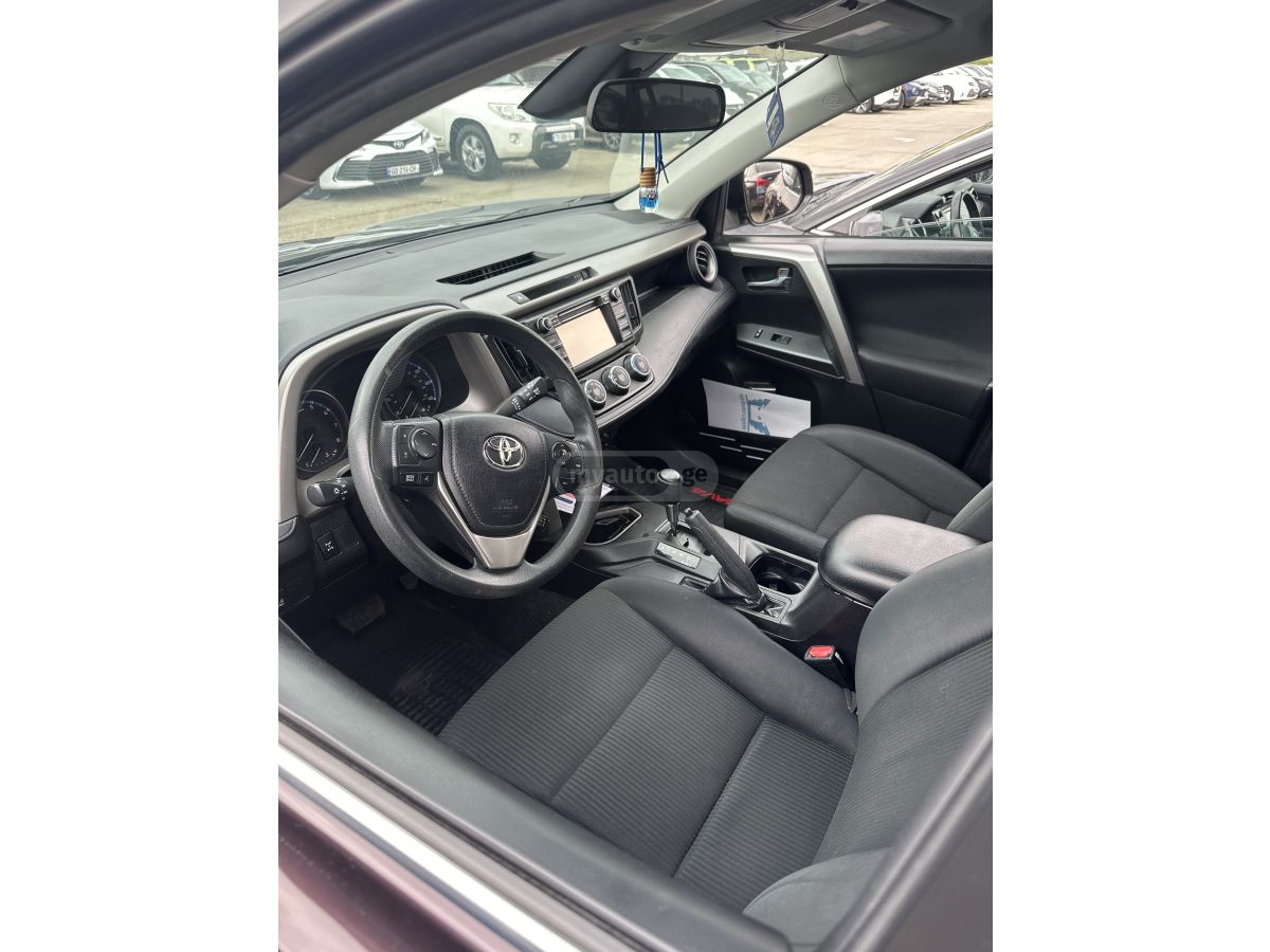 Toyota RAV 4 - фото 5