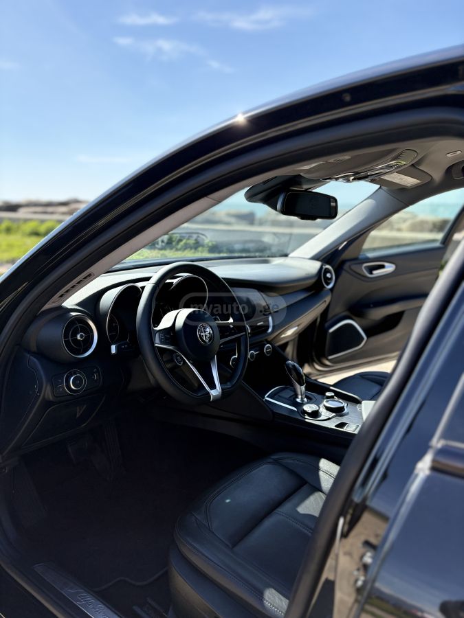 Alfa Romeo Giulia - фото 12