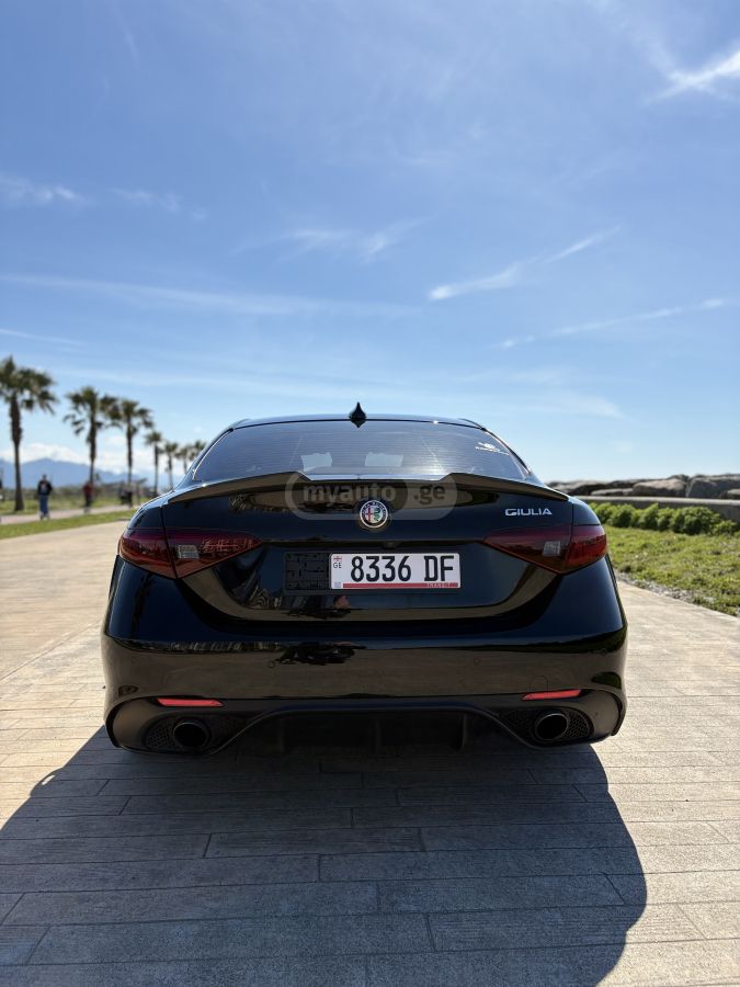 Alfa Romeo Giulia - фото 8