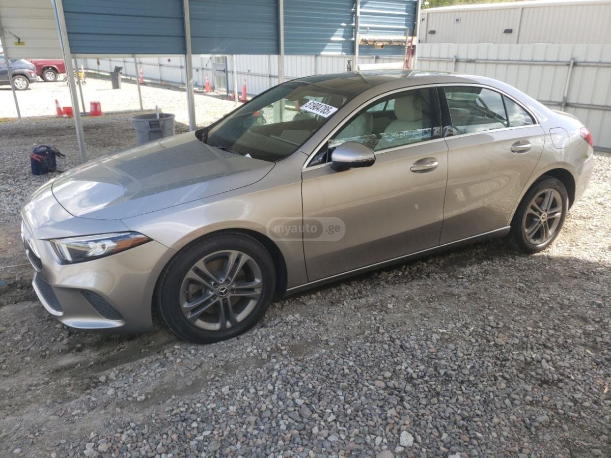 Mercedes-Benz A 220 2021 — миниатюра 1