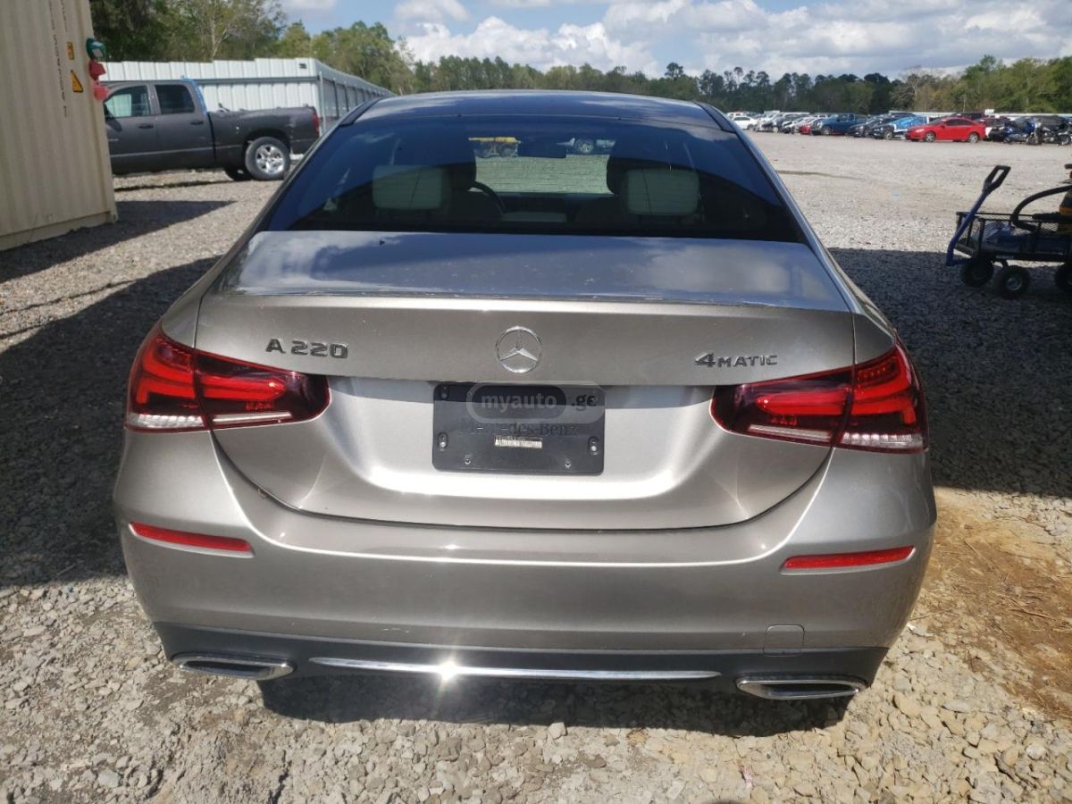 Mercedes-Benz A 220 2021 — миниатюра 11