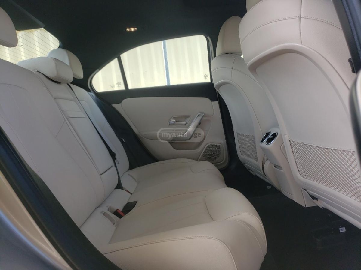 Mercedes-Benz A 220 2021 — миниатюра 6