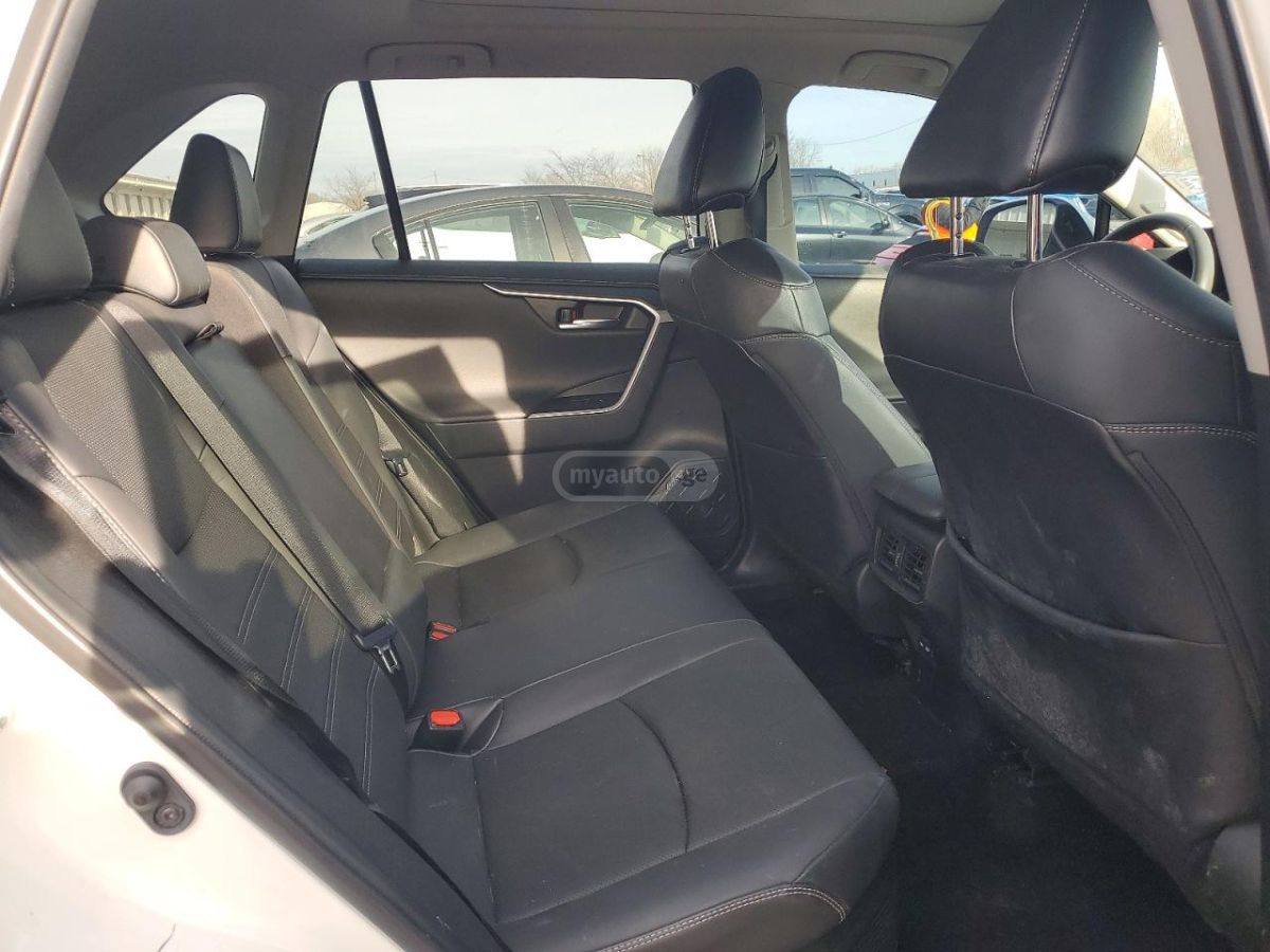 Toyota RAV 4 - фото 11