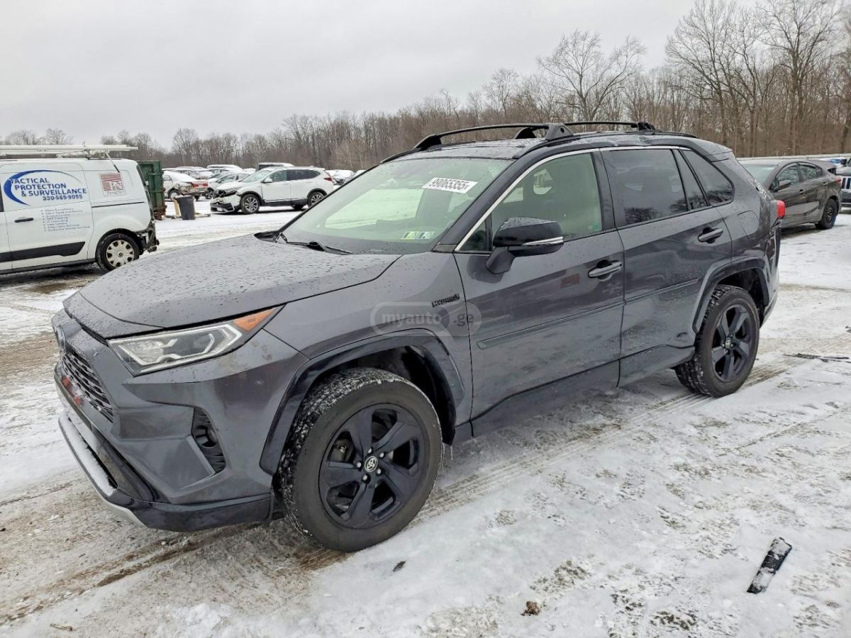 Toyota RAV 4 - фото 1