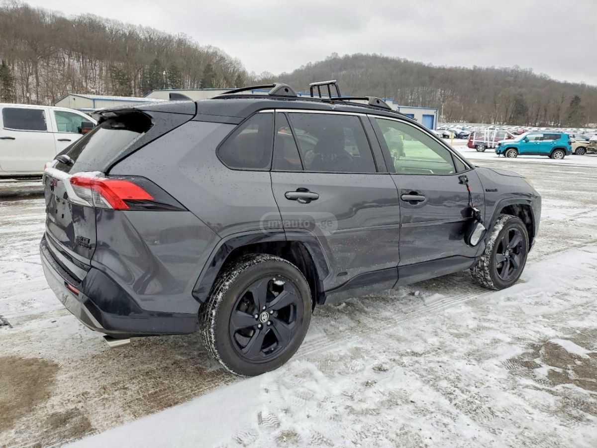 Toyota RAV 4 - фото 3