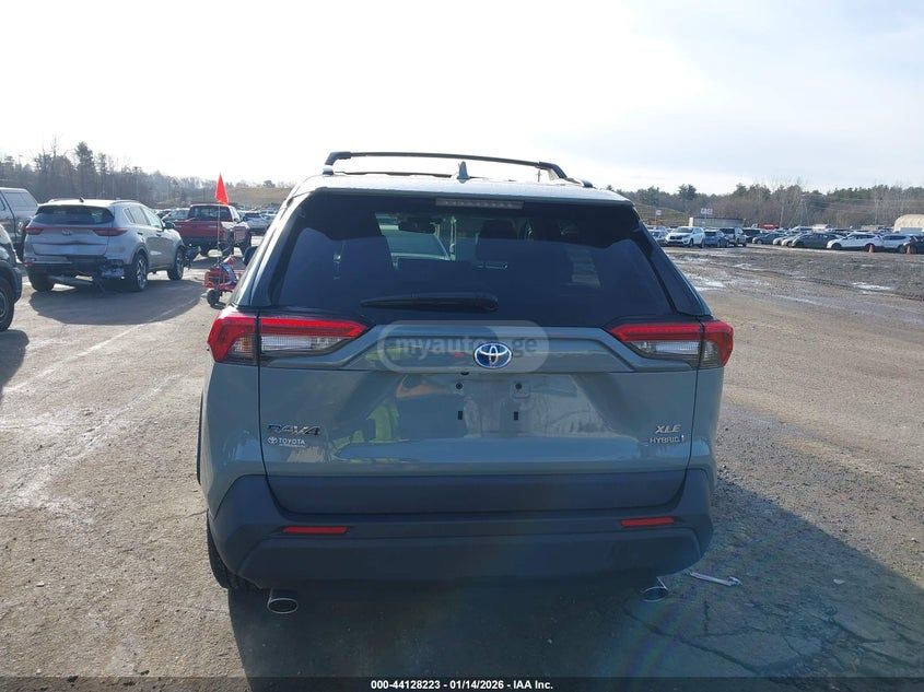 Toyota RAV 4 - фото 10