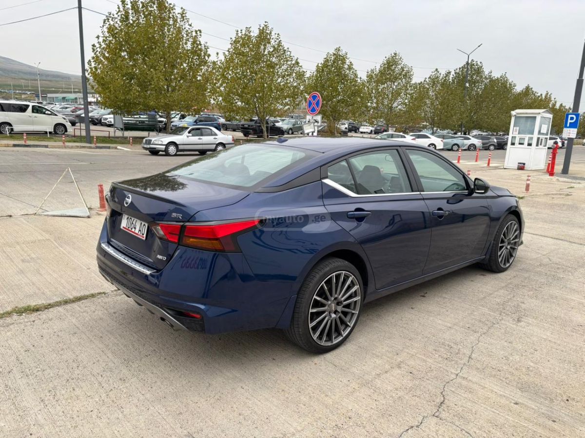 Nissan Altima - фото 4