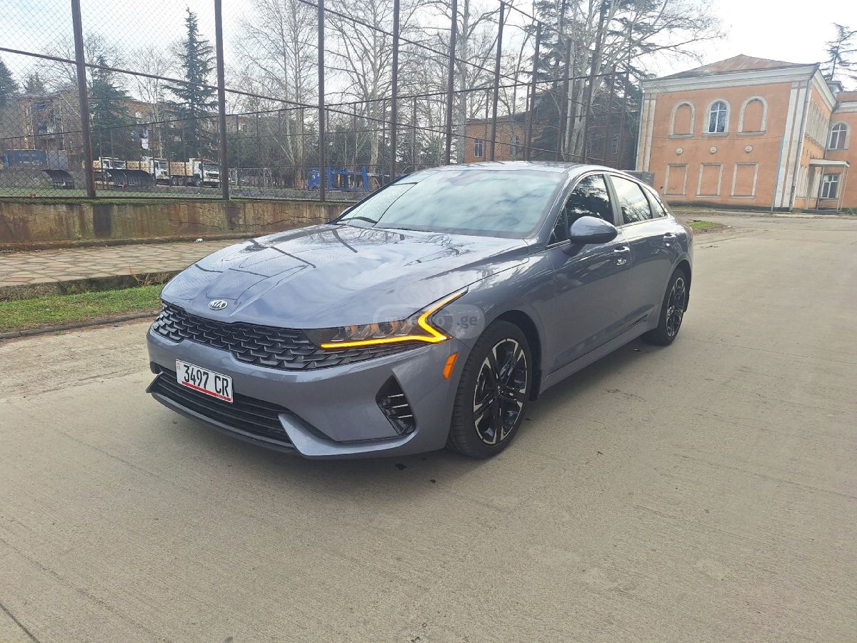 Kia K5 - фото 1