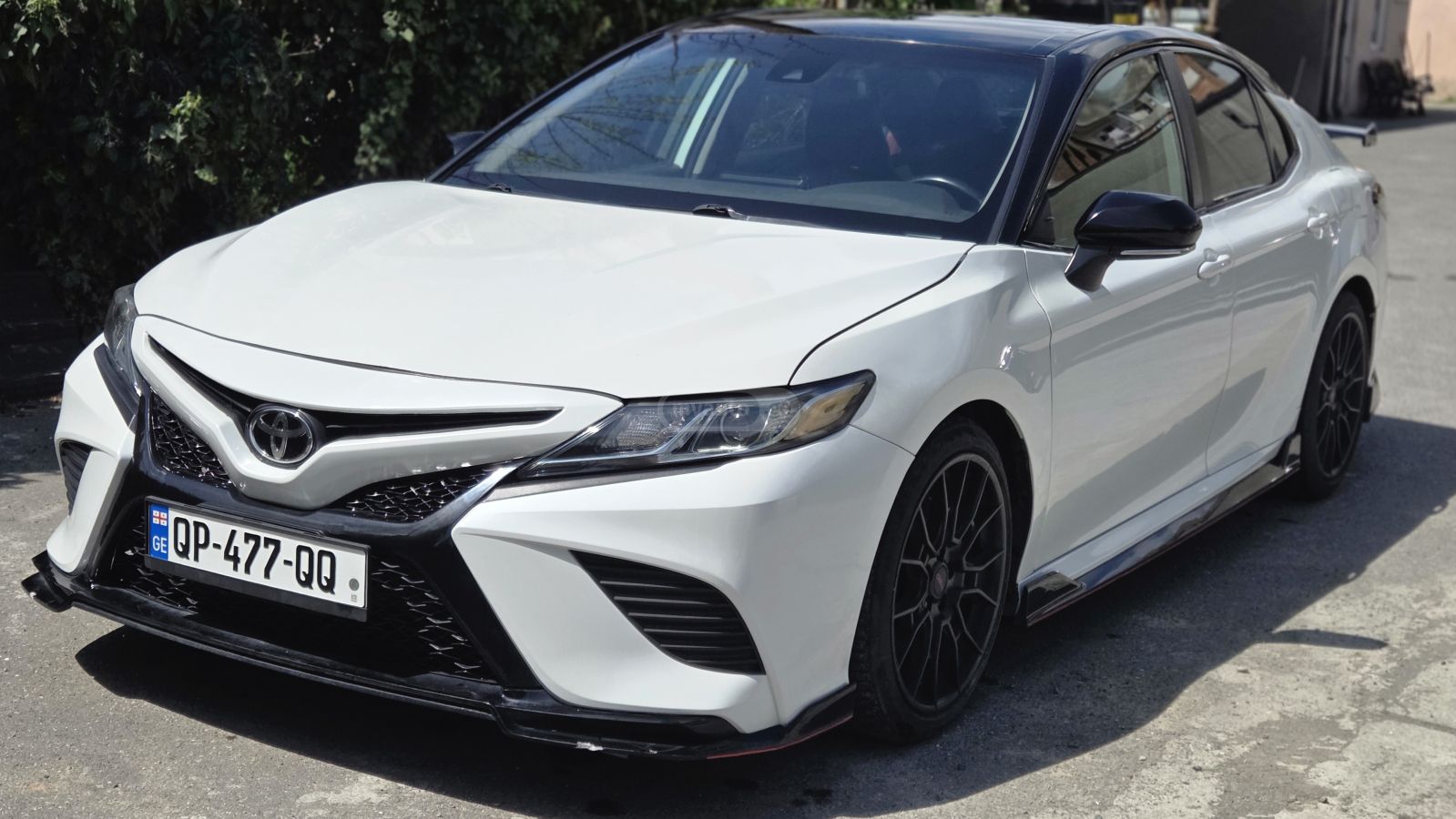 Toyota Camry - фото 1