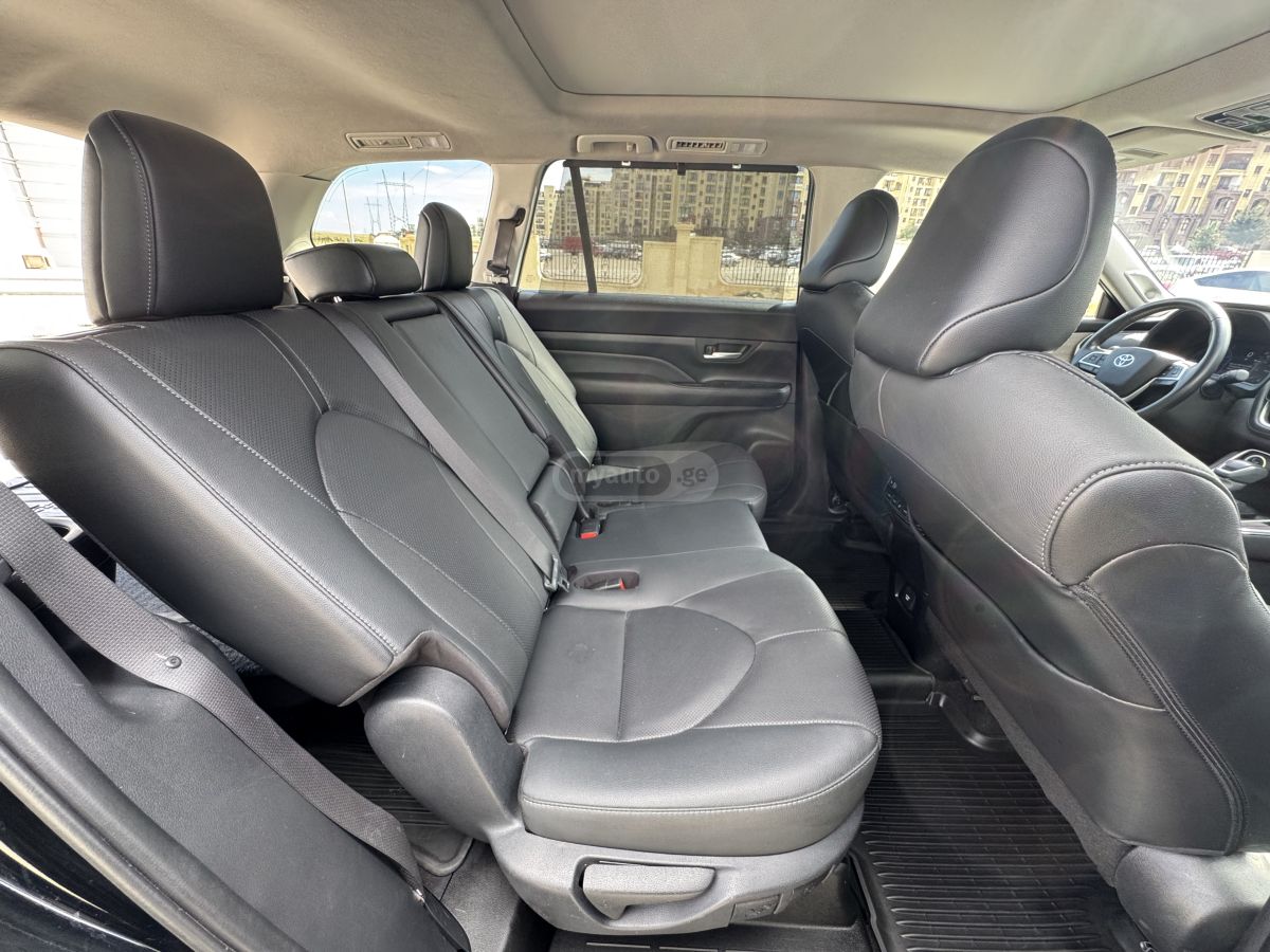Toyota Grand Highlander - фото 11