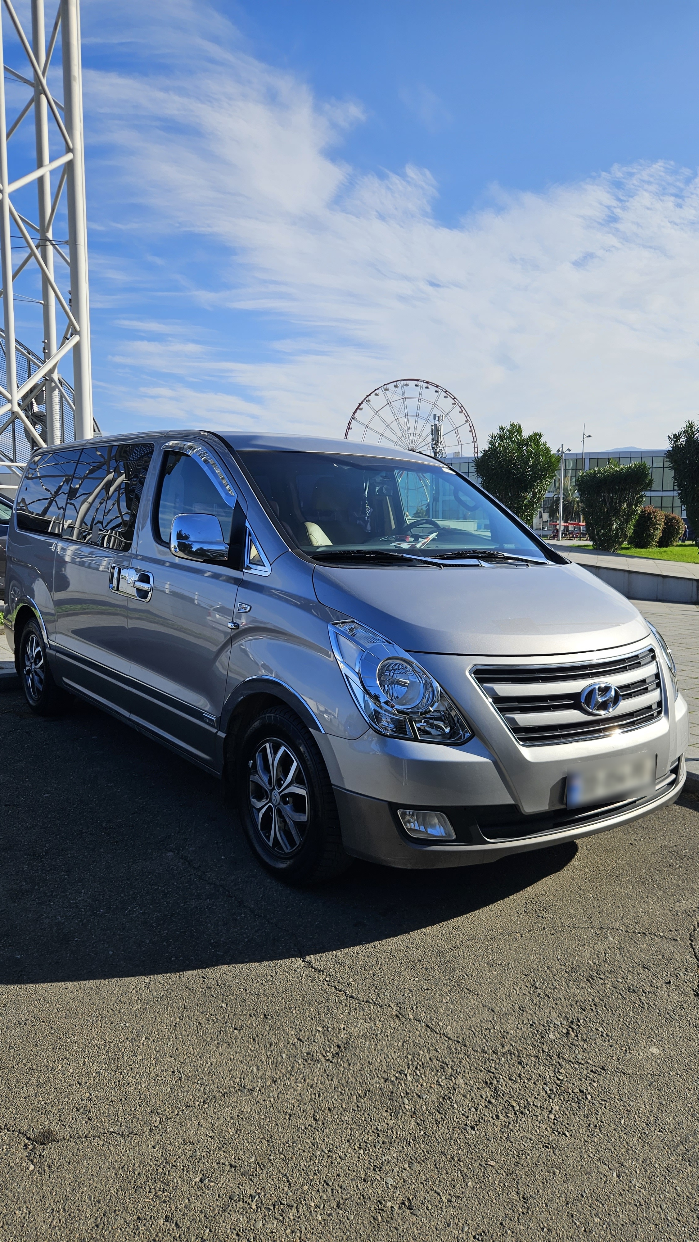 Hyundai Starex - фото 1