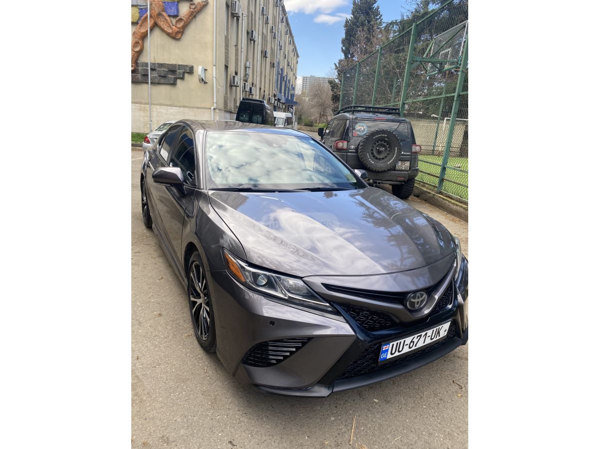 Toyota Camry - фото 3