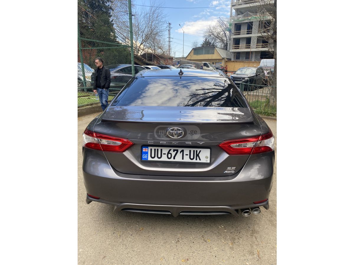Toyota Camry - фото 5