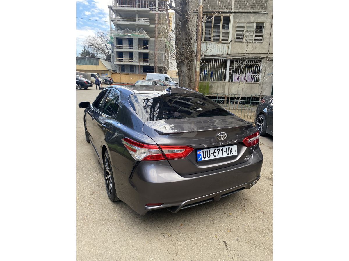 Toyota Camry - фото 6