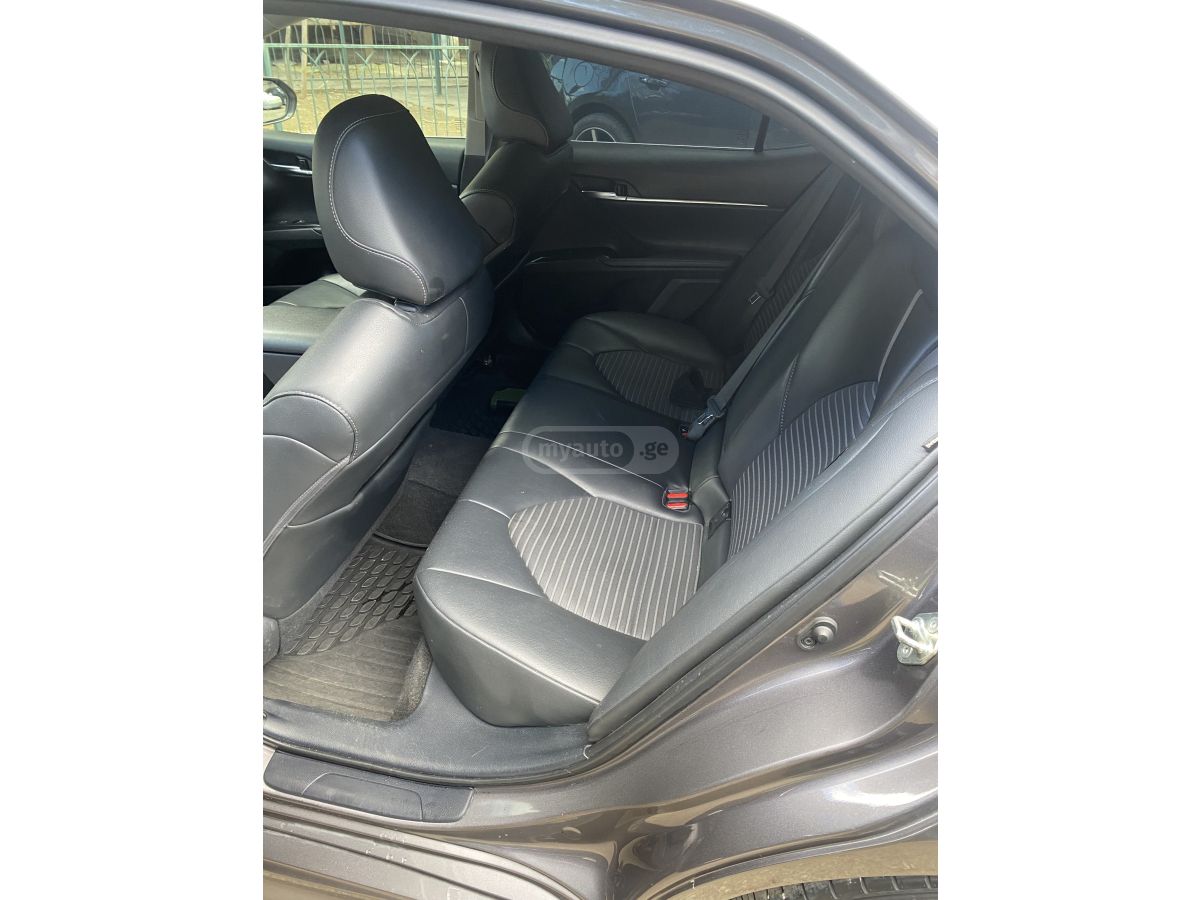 Toyota Camry - фото 8