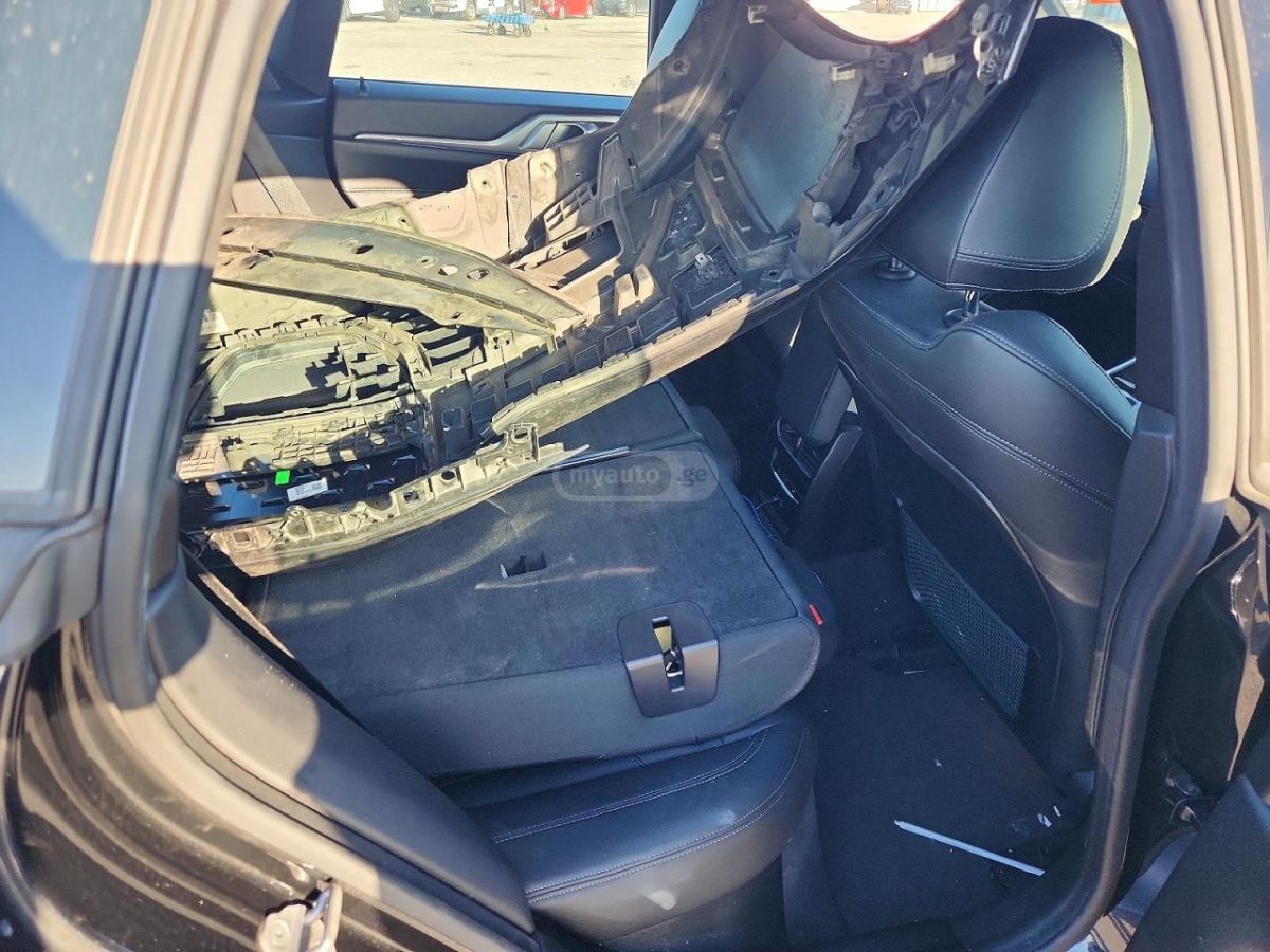 BMW i4 - фото 10