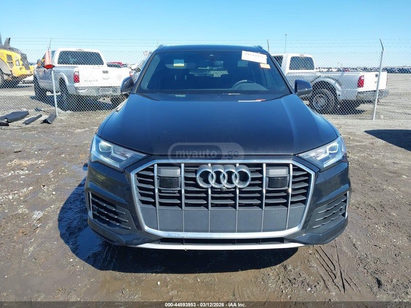 Audi Q7 - фото 13