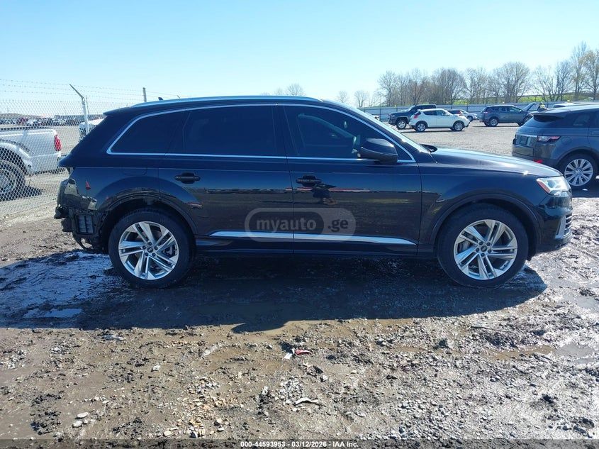 Audi Q7 - фото 14