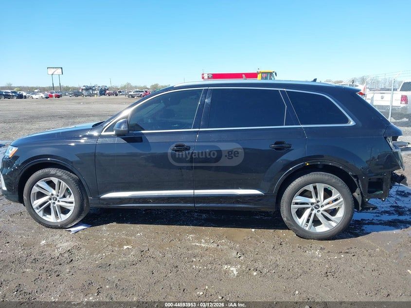 Audi Q7 - фото 15