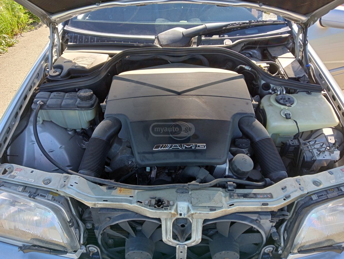 Mercedes-Benz C 43 AMG - фото 8