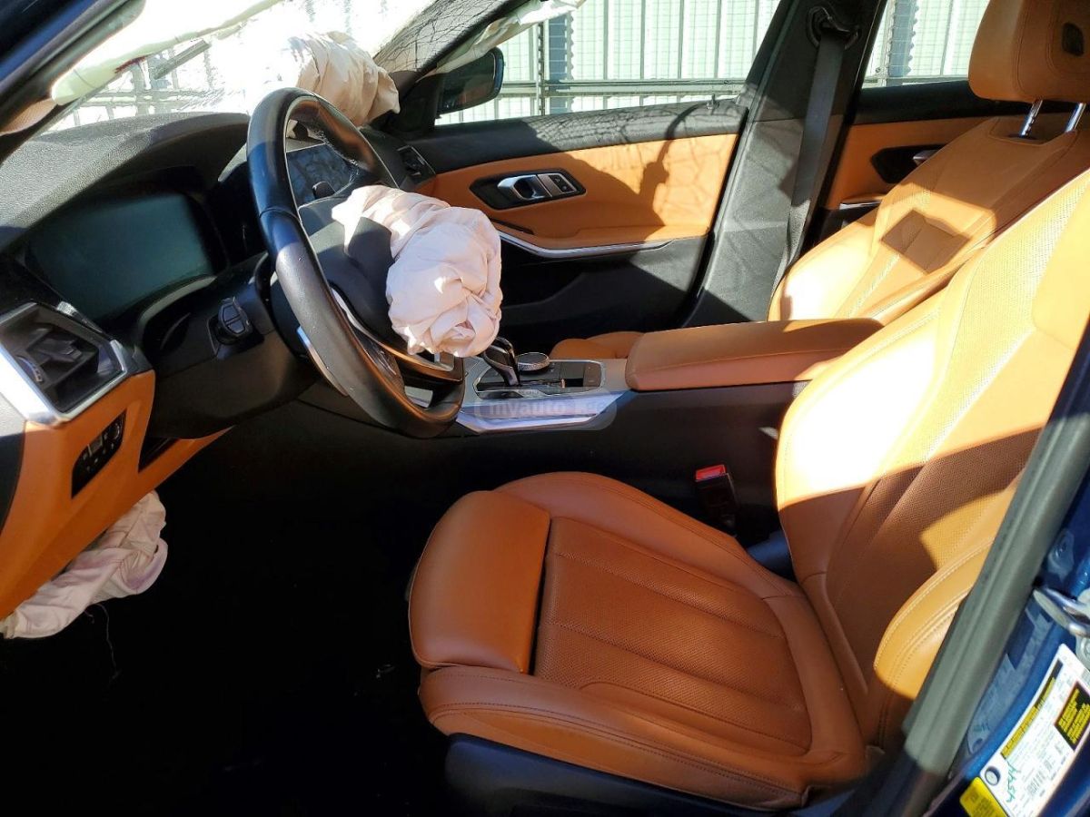 BMW Base 4dr Rear-Wheel Drive Seda — миниатюра 7