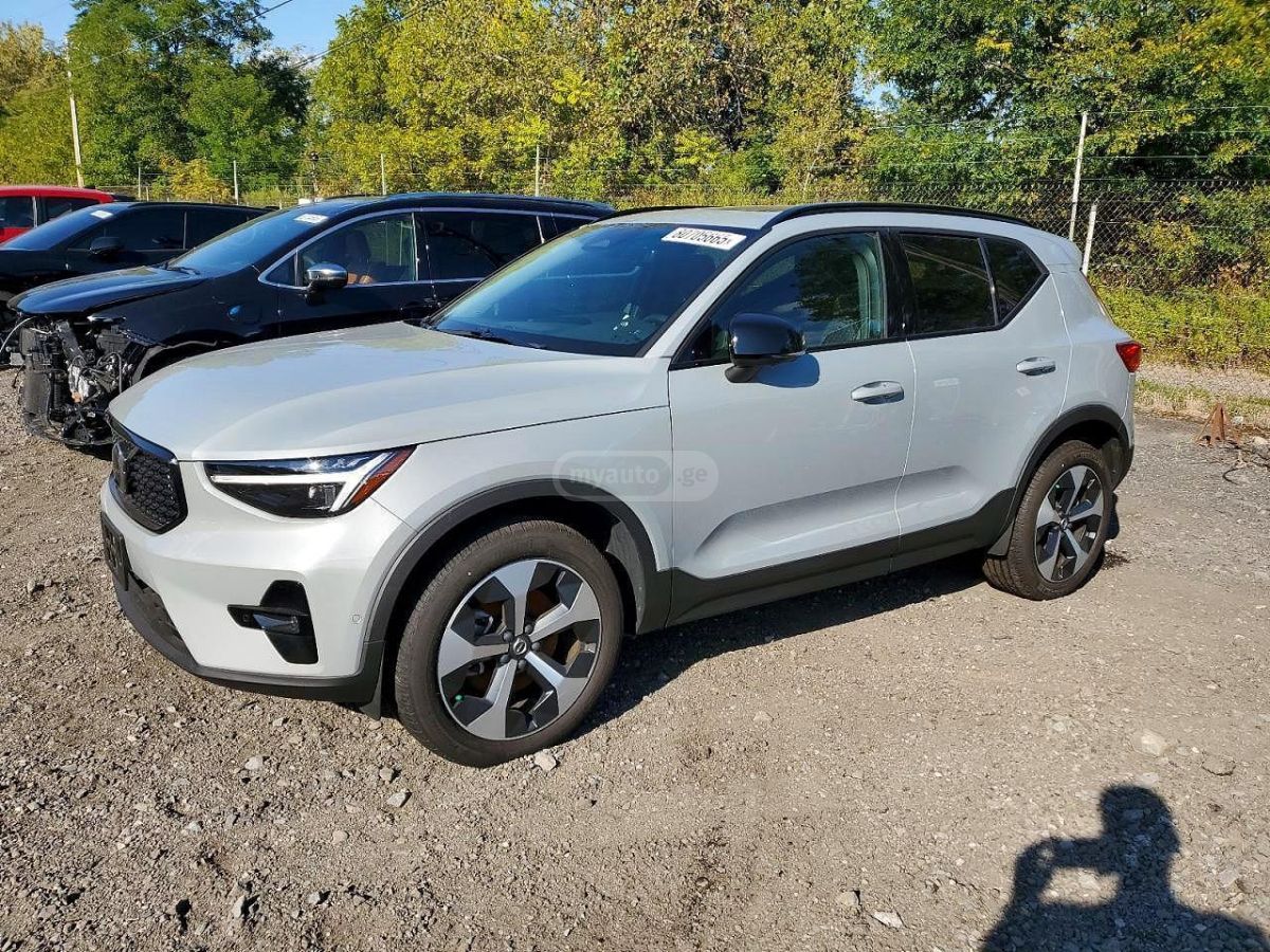 Volvo XC 40 2024 — миниатюра 1