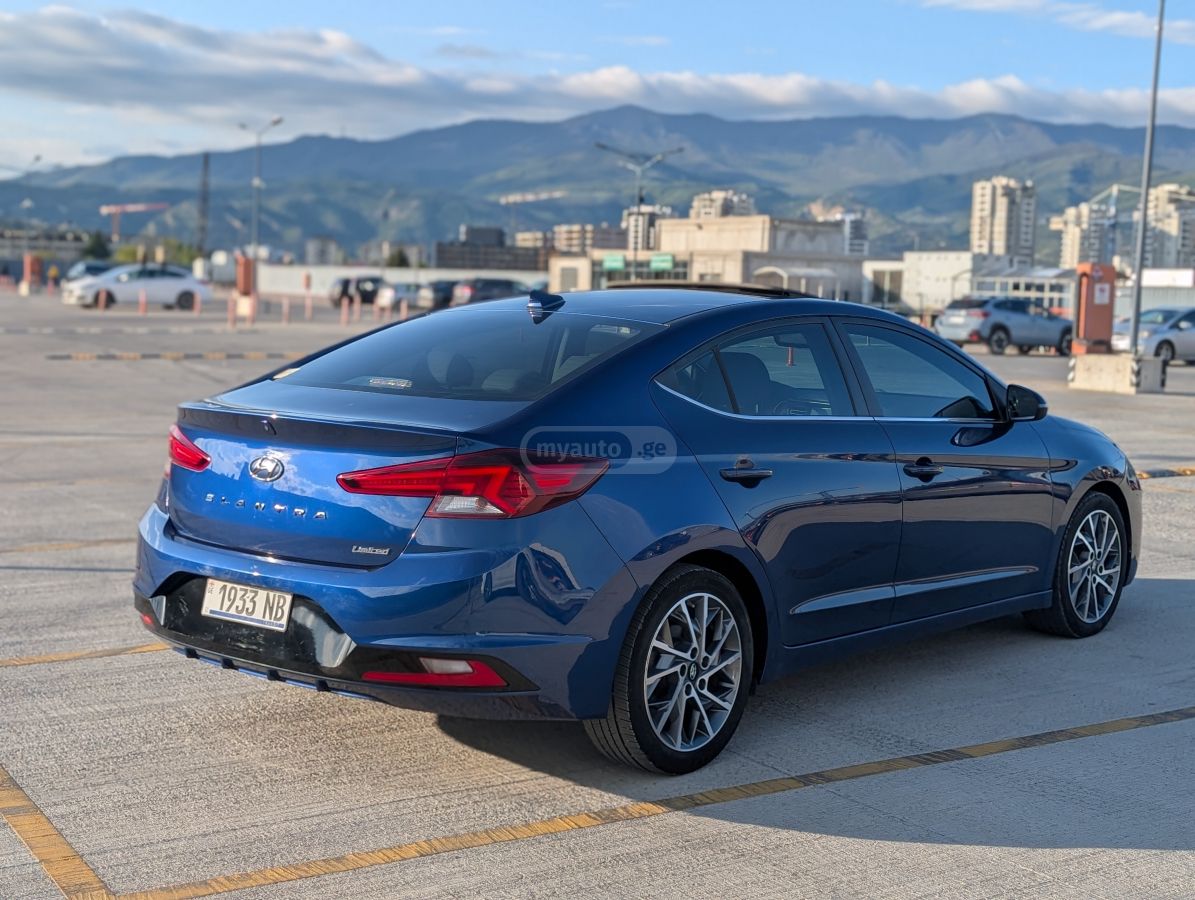 Hyundai Elantra - фото 4