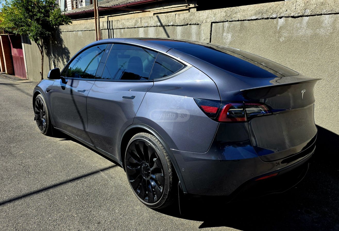 Tesla Model Y - фото 2