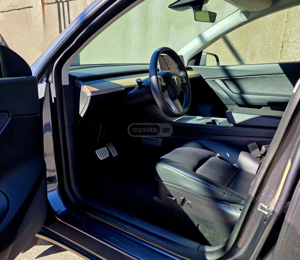 Tesla Model Y - фото 5