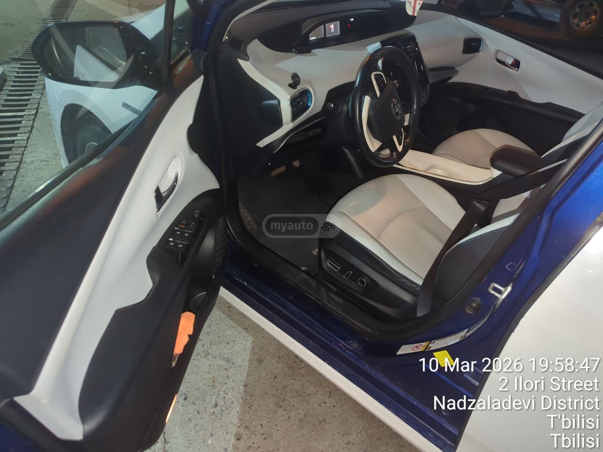 Toyota Prius - фото 5