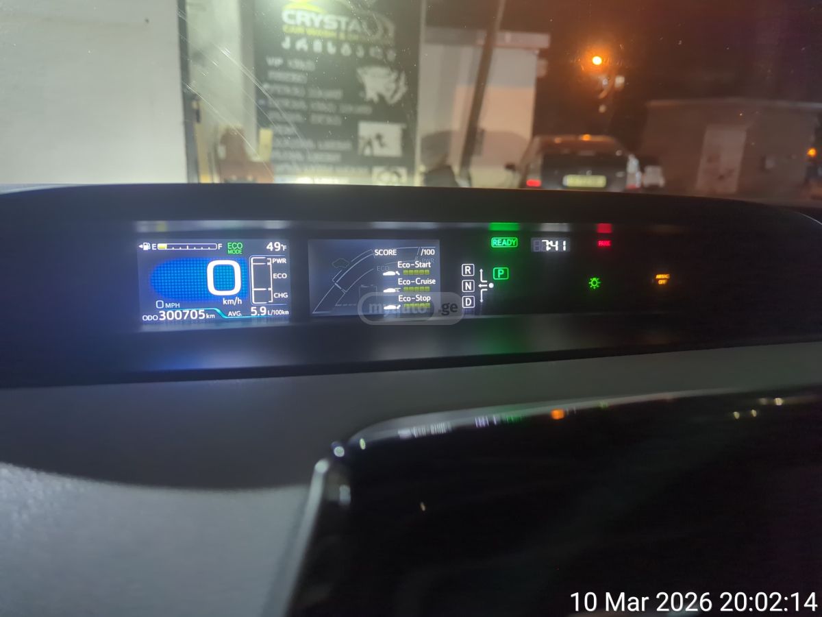 Toyota Prius - фото 7