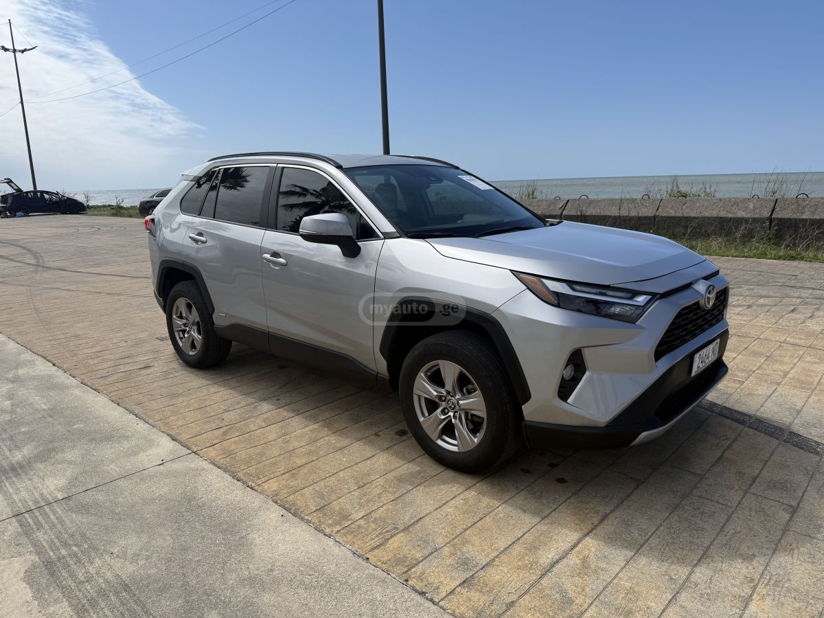 Toyota Rav 4 - фото 1