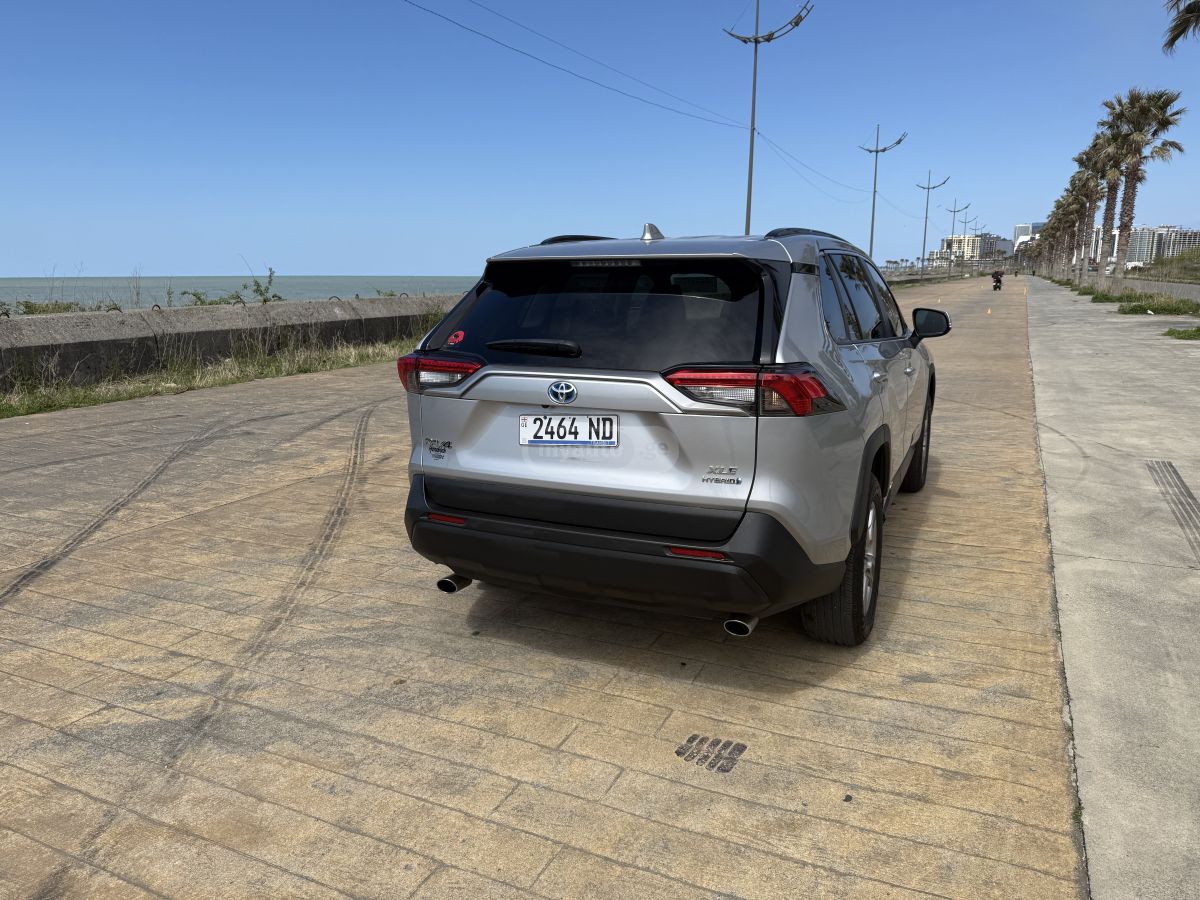 Toyota Rav 4 - фото 5