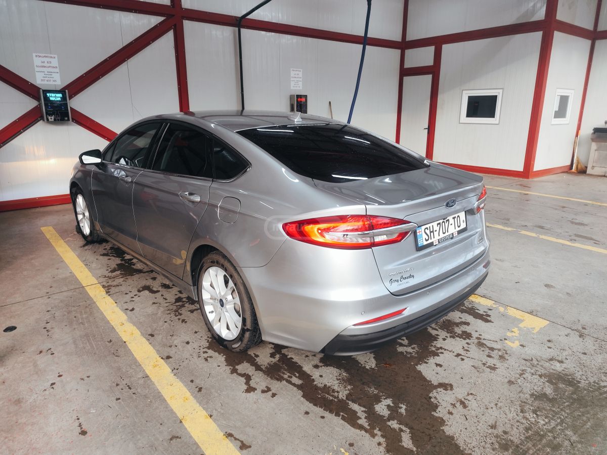 Ford Fusion - фото 8