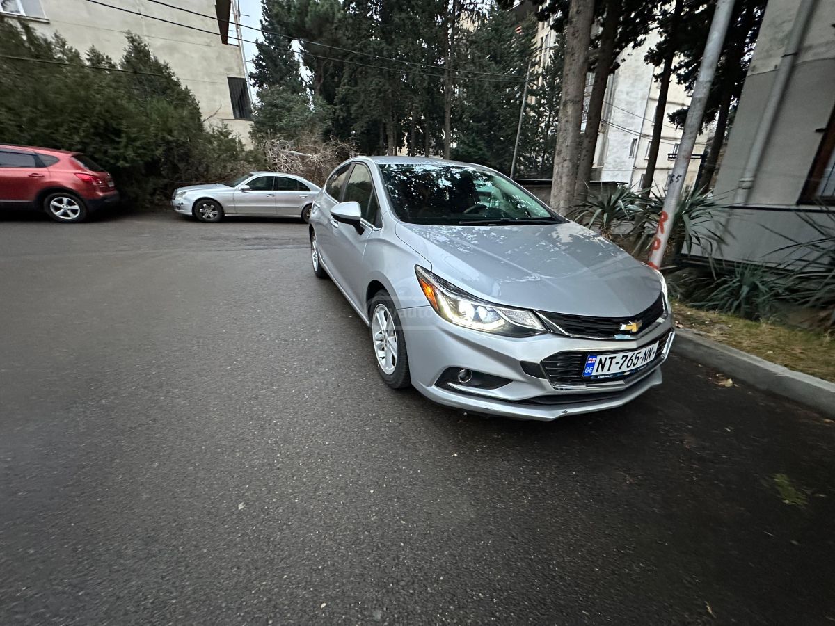 Chevrolet Cruze - фото 1