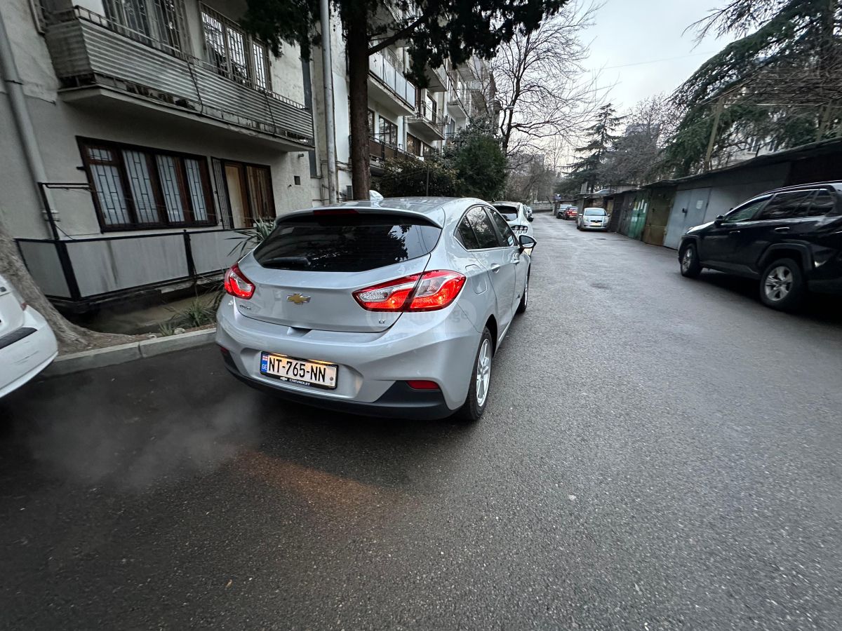 Chevrolet Cruze - фото 7