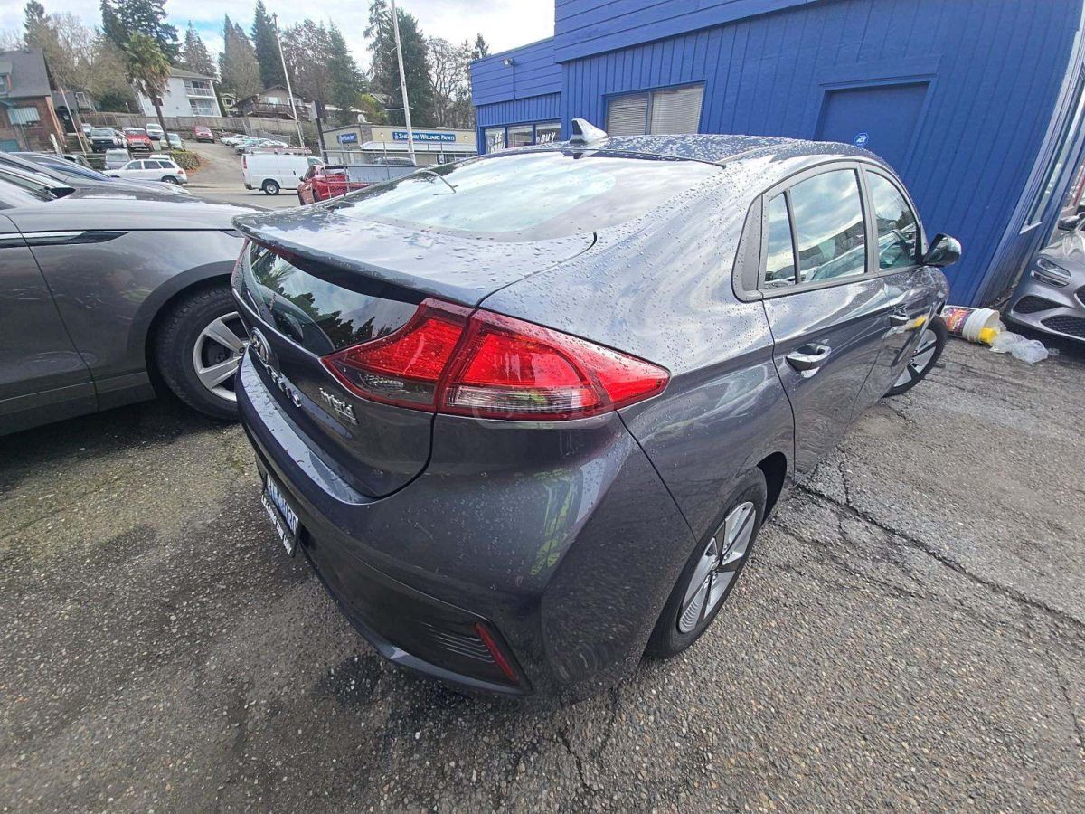 Hyundai Ioniq - фото 2