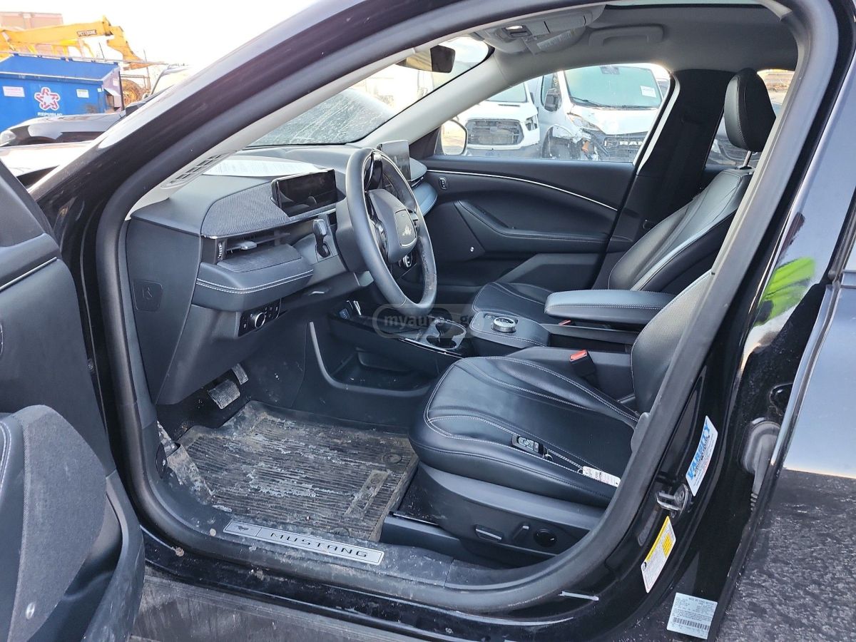 Ford Premium 4dr All-Wheel Drive Au — миниатюра 14