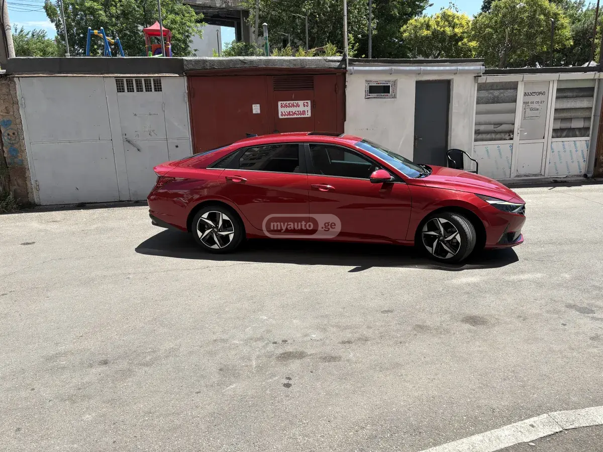 نمای دیگر Hyundai SEL 4dr Sedan 2022