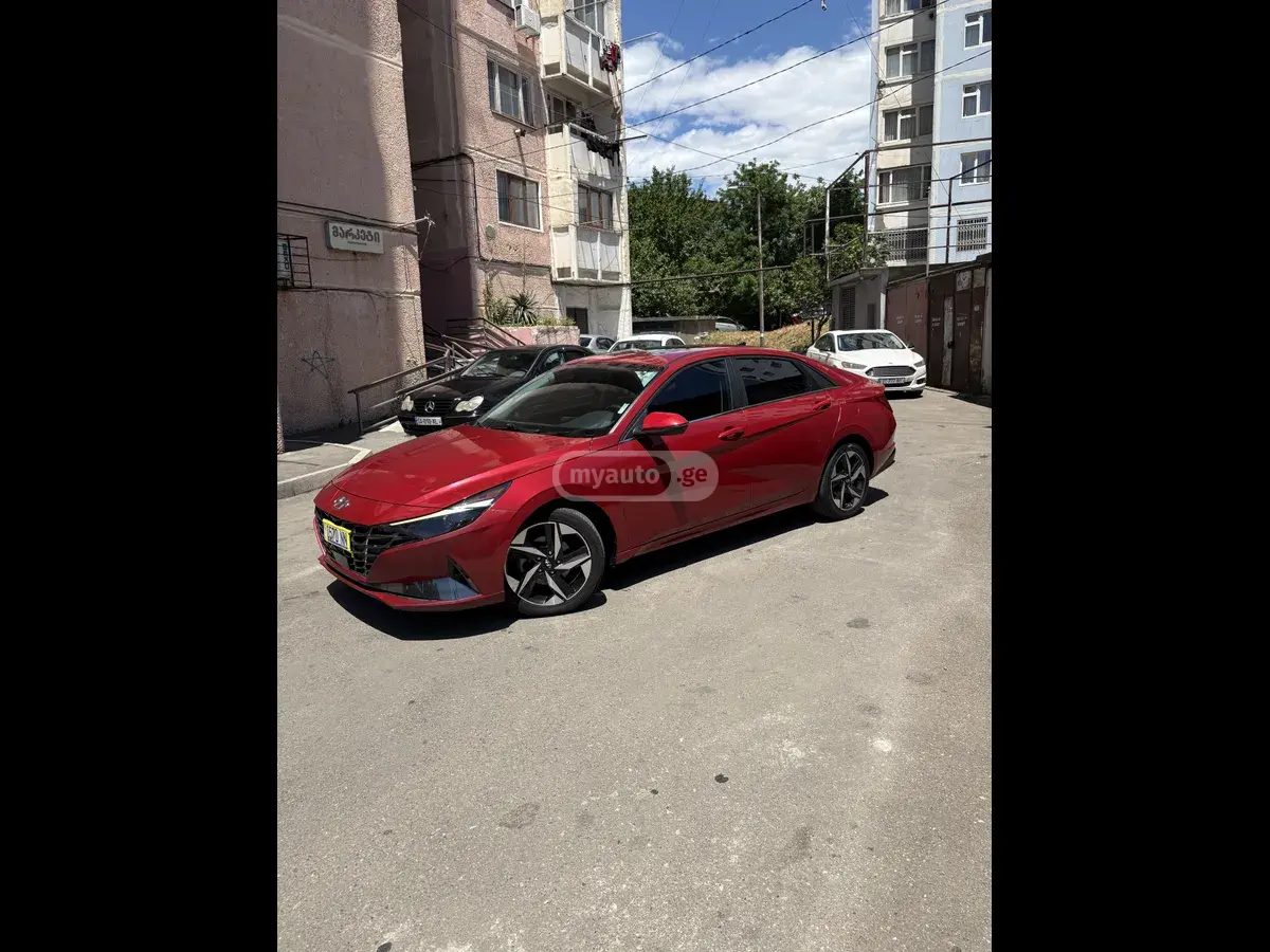 نمای دیگر Hyundai SEL 4dr Sedan 2022