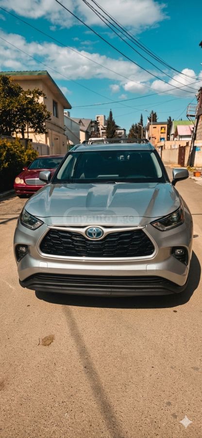 Toyota Highlander - фото 1