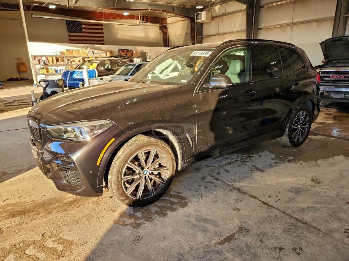 BMW X5 - фото 1