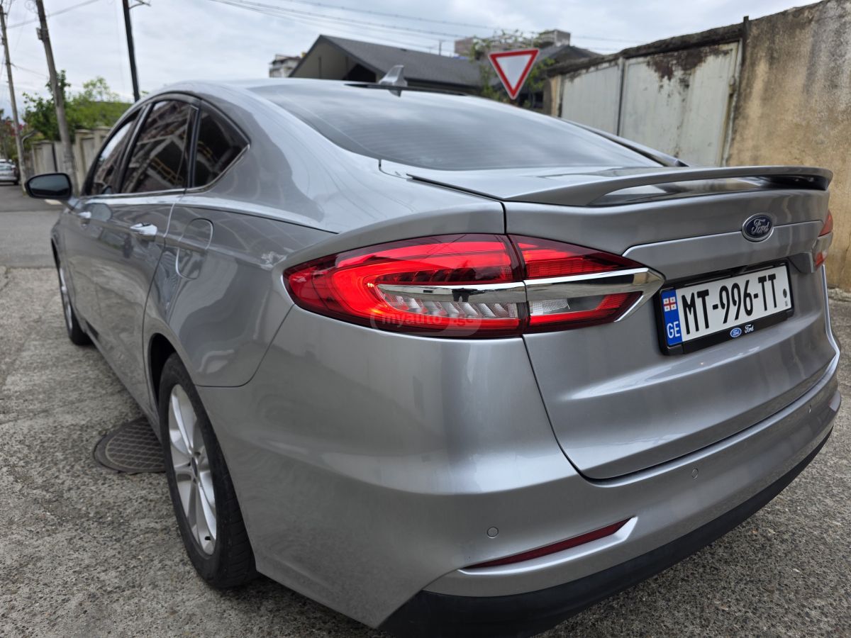 Ford Fusion - фото 8
