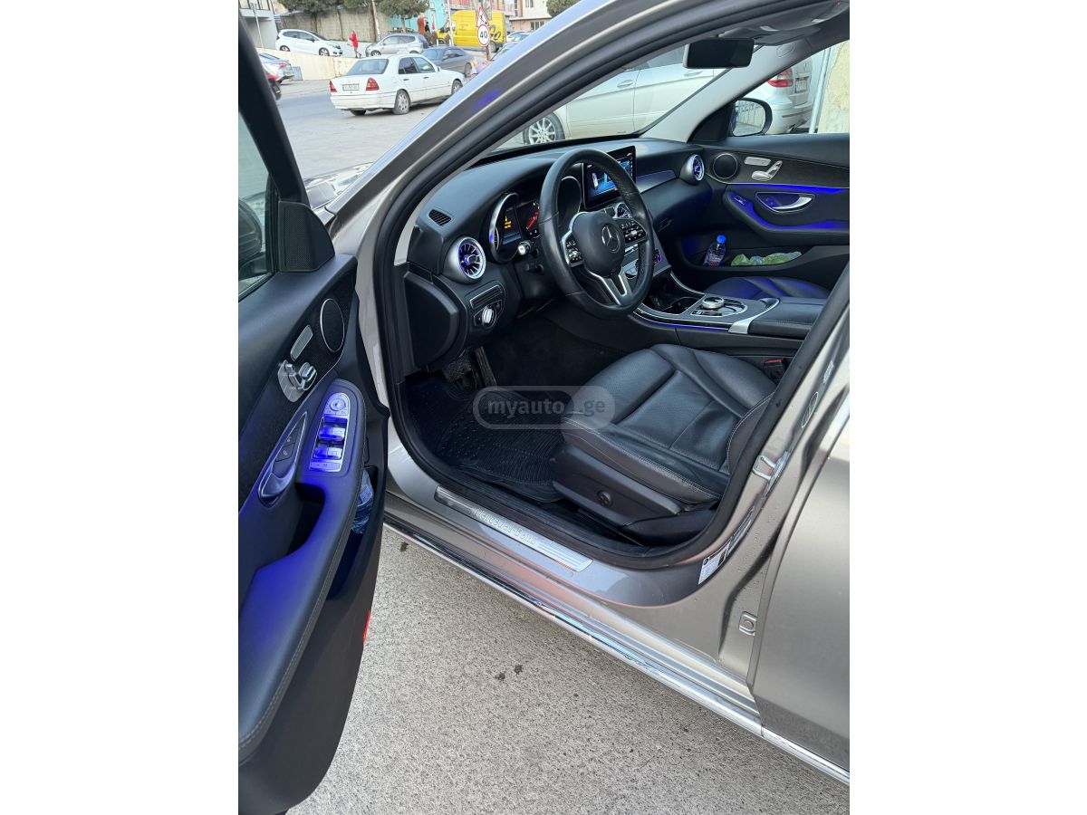 Mercedes-Benz C 300 - фото 4