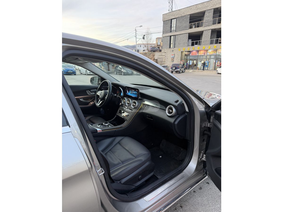 Mercedes-Benz C 300 - фото 5