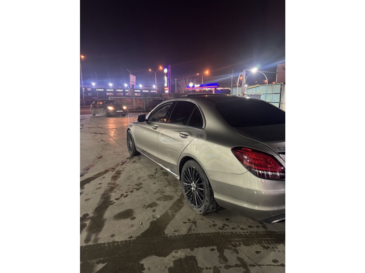 Mercedes-Benz C 300 - фото 8