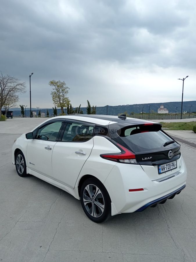 Nissan Leaf - фото 4