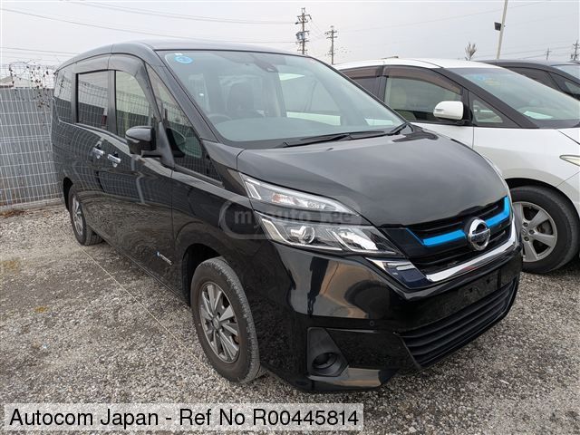 Nissan Serena - фото 1